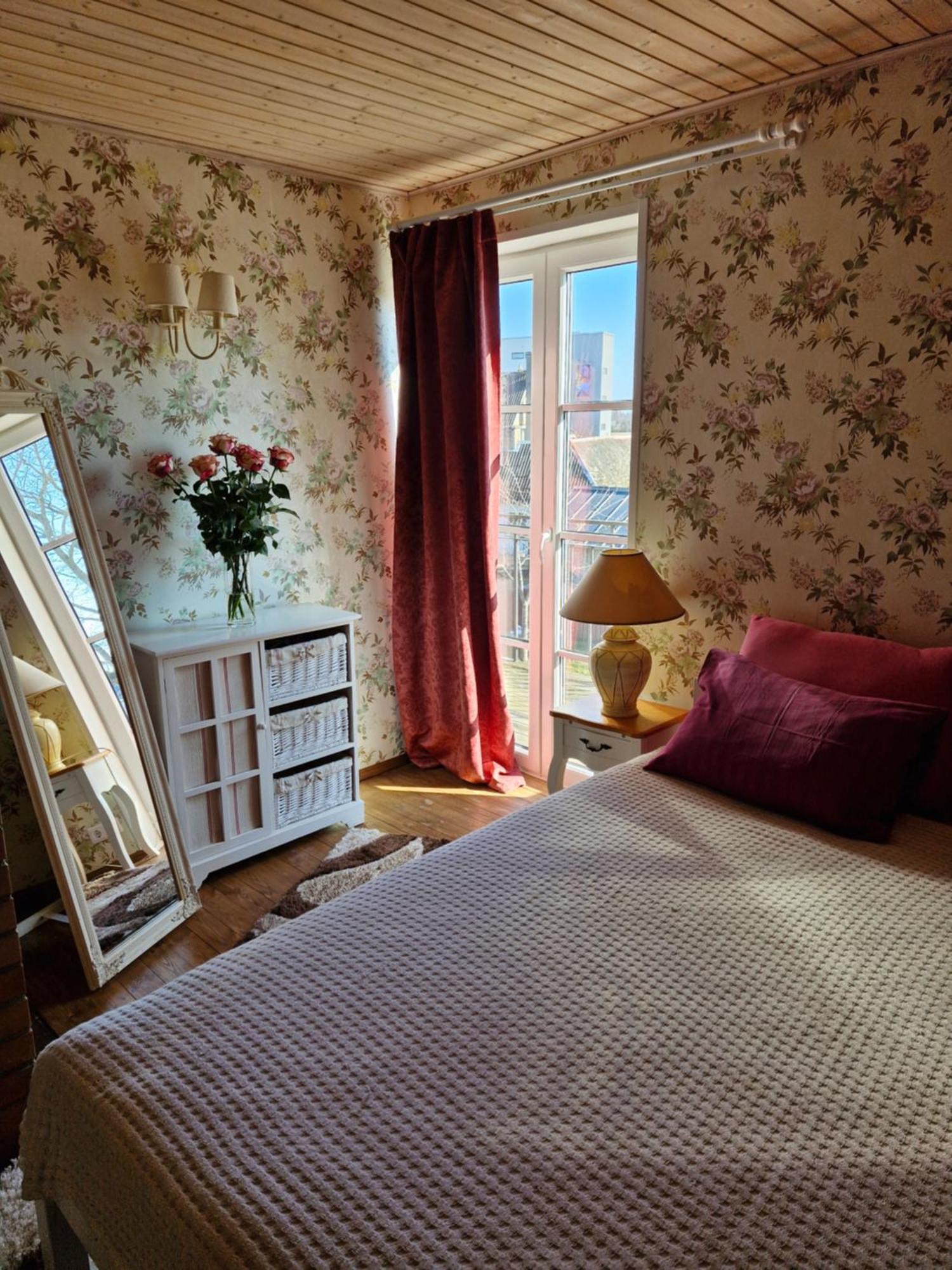 Suur-Sadama Apartment Курессааре Екстер'єр фото